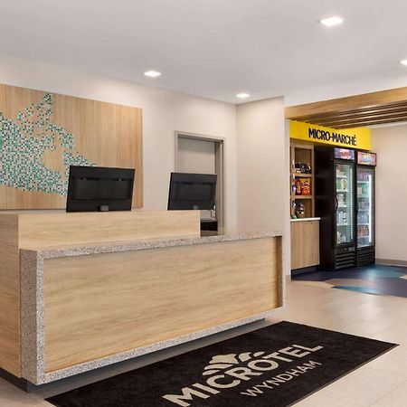 Microtel Inn Suites By Wyndham Лак-Мегантик Экстерьер фото